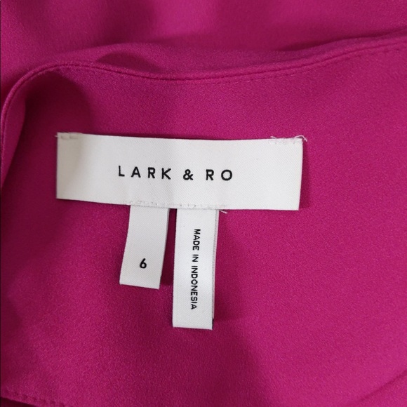 Lark & Ro Three Quarter Sleeve Blouse - Picture 6 of 9